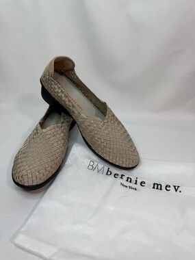 bernie mev. Woven Slip-On Flats in Light Beige Women’s Size EU 41/ US 10